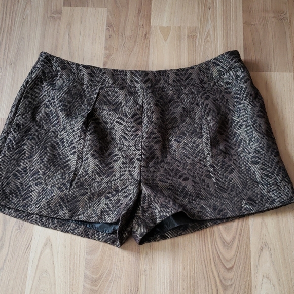 Forever 21 Gold and Black Dress Shorts - Picture 2 of 4